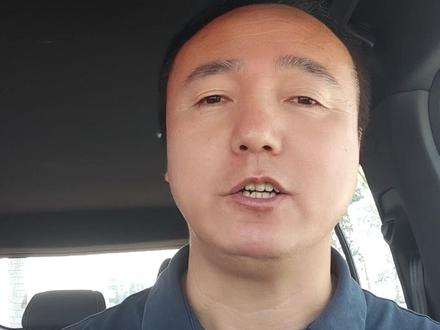 国内首例第三排采用成人假人碰撞挑战成功， 红旗 HQ9 挑战行业首次三排男性假人连环碰撞，2.1 倍追尾 + 1.2 倍侧碰超国标。9H 笼式车身、全排气囊、央企电池 + 主动安全，真 7 座全家安心。
#新红旗HQ9 
#新红旗HQ9超强第三排
#新红旗HQ9真7座真安全 
#行业首次第三排搭载男性假人货车追尾连环侧碰挑战成功