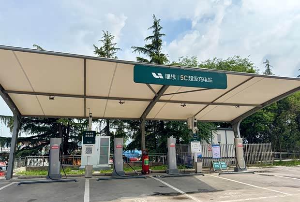 我国电动汽车充电设施总数已达2195.5万个