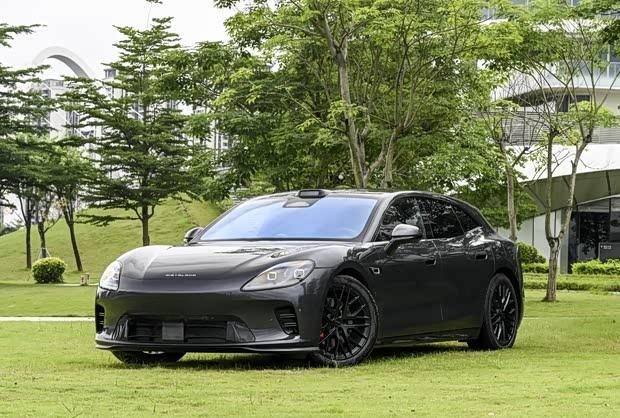 最高续航900km/三电机四驱可选 启境GT7预售5月29日开启