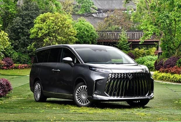 极狐V9预售22.99万起，磁流变底盘加持，5月27日正式上市