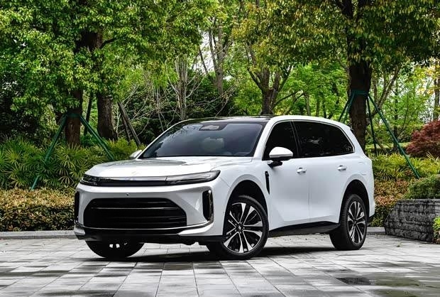不到20万享华为全家桶！6座大型SUV华境S 5月8日登场