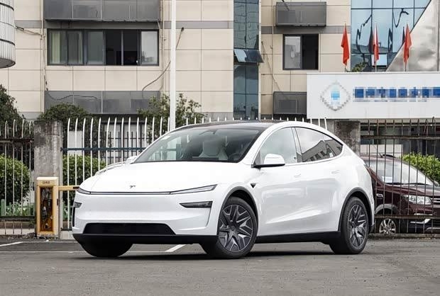 特斯拉Model Y L全球同步上市：美国、波多黎各、阿联酋三地首发