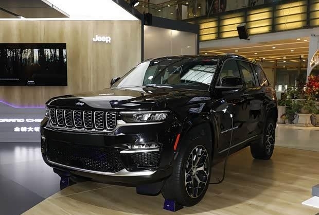 Jeep大切诺基4xe远峰版限时优惠：直降近12万，仅售24.99万