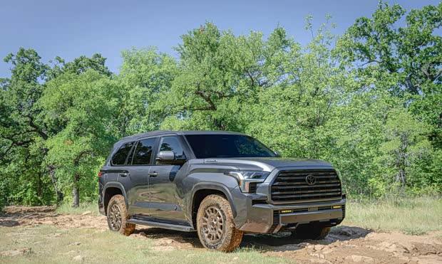 2027款丰田红杉官图发布：V6混动加持，Trailhunter越野版原厂即硬核