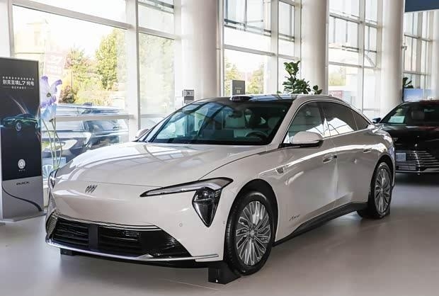 别克至境L7纯电版上市，限时权益价16.99万起