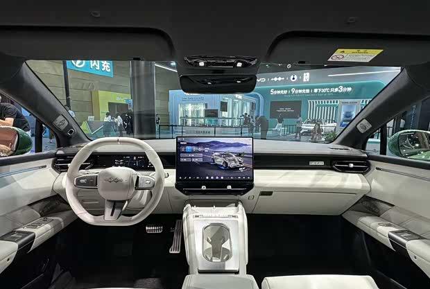 2026成都车展：方程豹双雄内饰首发，方程S与S GT同台竞技