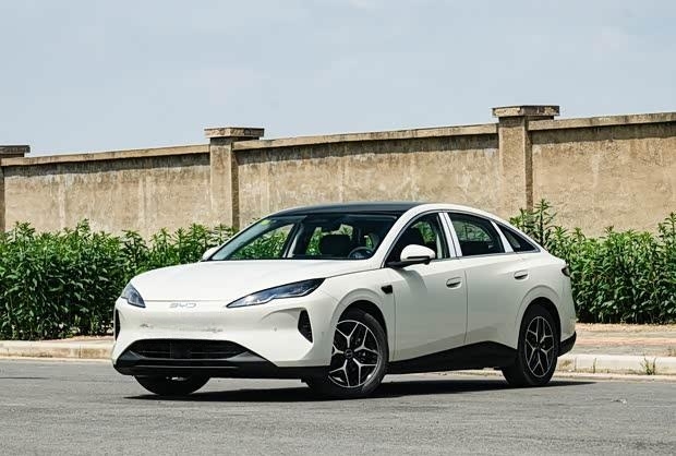 2027款海豹06实车曝光 或于8月上市