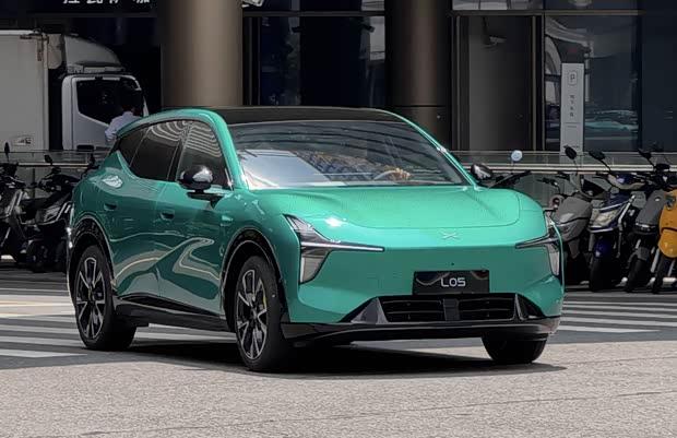 小鹏MONA首款SUV L05定档10月15日预售，瞄准年轻人第一台大五座