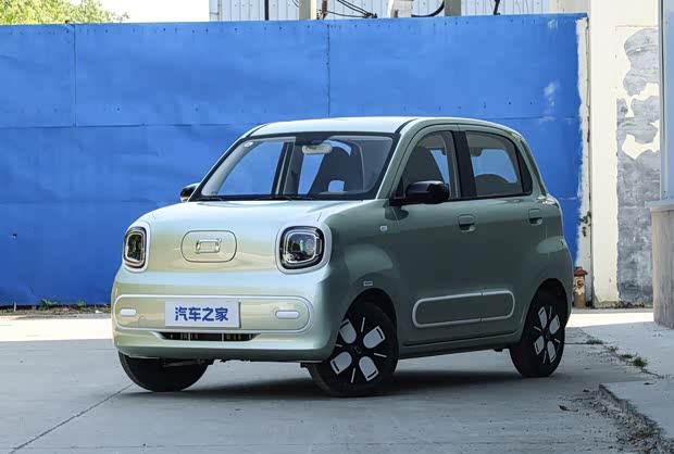 奔腾小马五门版实车曝光 尺寸升级 全新内外设计 10月底正式上市